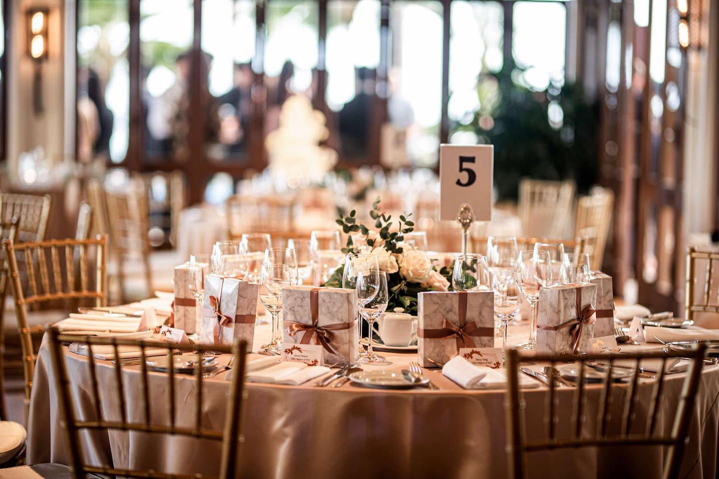 How to Create a Wedding Budget (And Stick to It!)